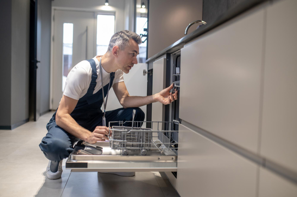 Ce dimensiuni are o masina de spalat vase de la Beko