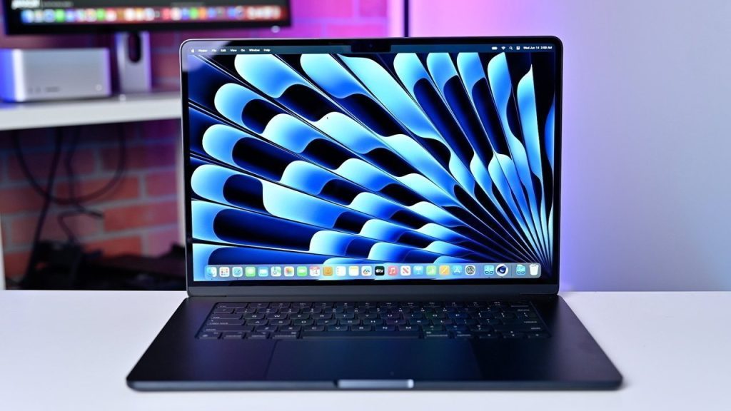 MacBook Air M5 camera