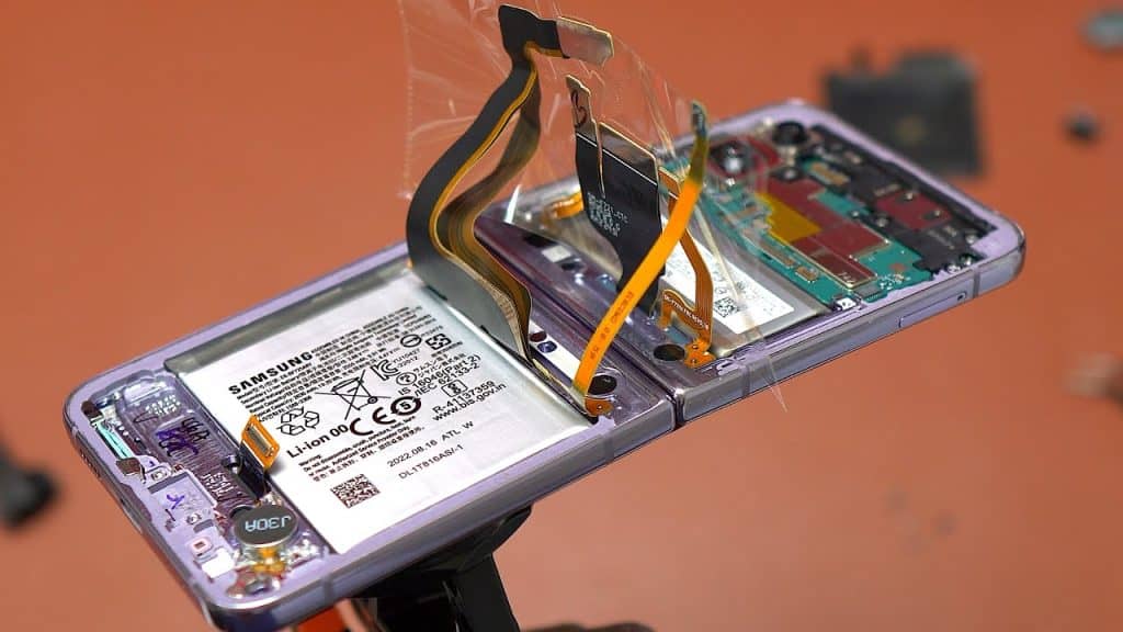 Samsung Galaxy Z Flip 8 recenzii baterie