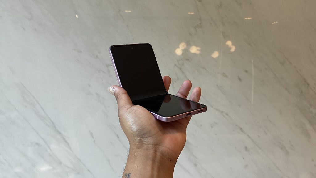 Samsung Galaxy Z Flip 9