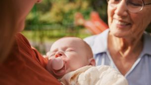Iubite de bebelusi, cu un grad de acceptare a tetinei de 98%***