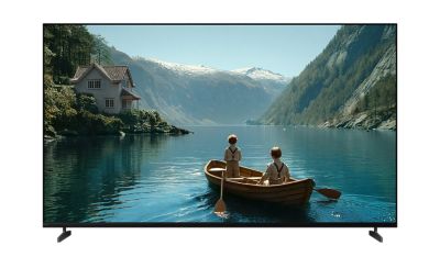 Imagine din fata cu BRAVIA 3 II cu doi copii vaslind pe un lac, cu detalii 4K intense