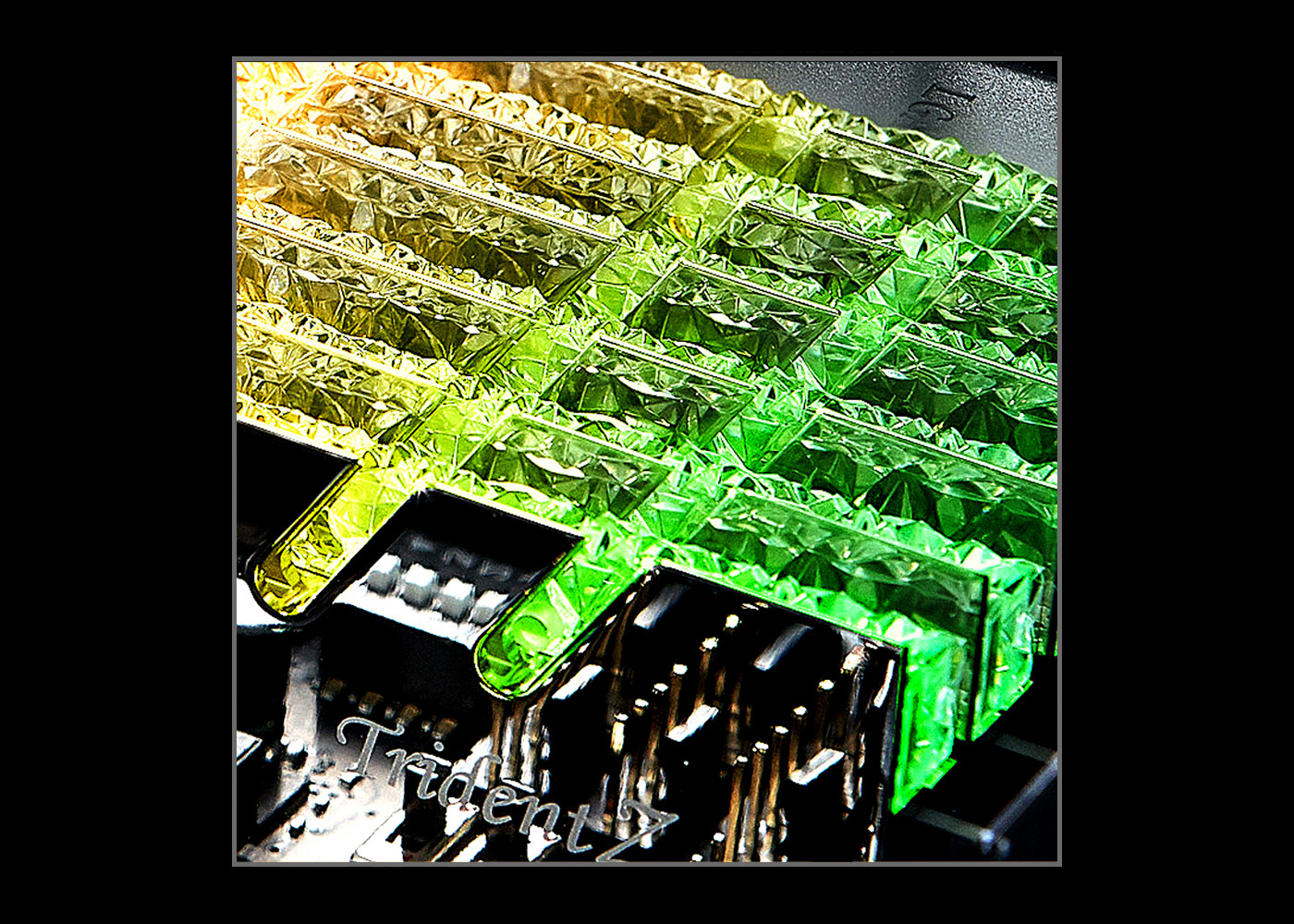 03-tzroyal-radiant-crystalline-light-bar.jpg (1400×1000)